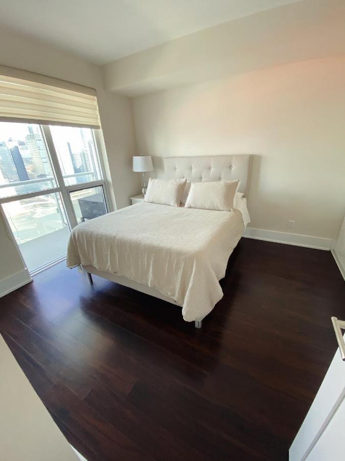 Luxury Condo On Cn Tower Toronto Exteriér fotografie